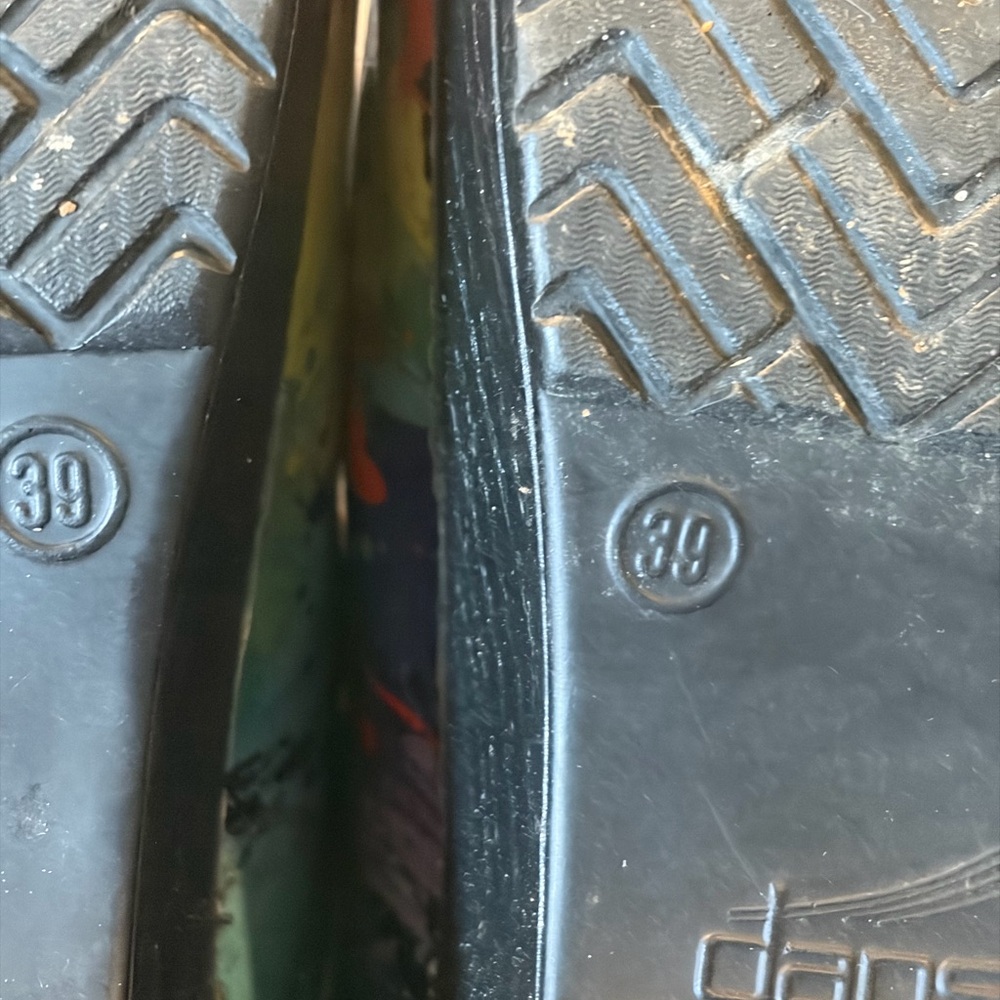 Dansko 39 paint splatter clogs - Picture 5 of 6